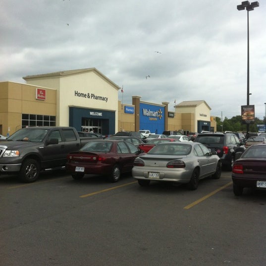 Walmart Supercentre 1942 Parkedale Ave