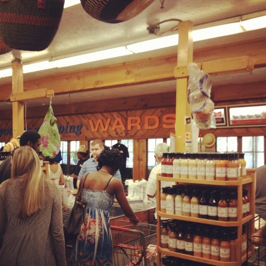 7/2/2012にKevin M.がWard&#39;s Supermarketで撮った写真
