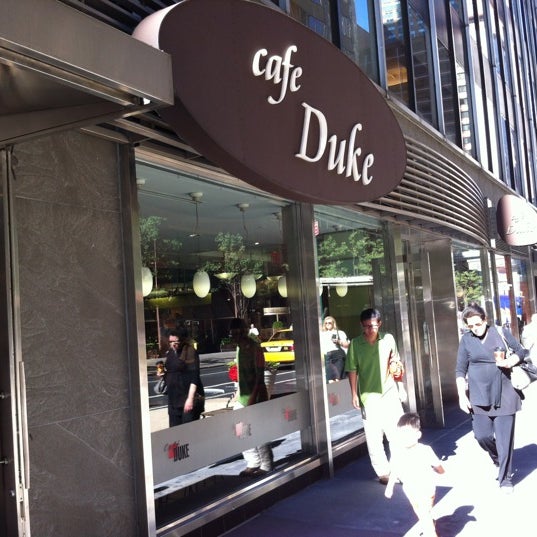 Снимок сделан в Café Duke пользователем Abel B. 9/11/2012