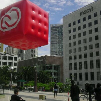 Foto diambil di Adobe #HuntSF at Union Square oleh Yosun C. pada 4/23/2012