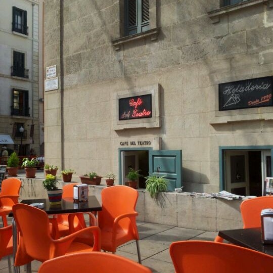 Teatro cafe. Кафе театро. the cafe в валенсии. caffe del teatro in italy.
