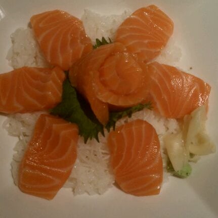 Foto scattata a Iron Sushi da Joyce K. il 3/6/2012
