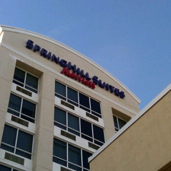 Foto diambil di SpringHill Suites Miami Airport South oleh Dean A. pada 2/20/2012