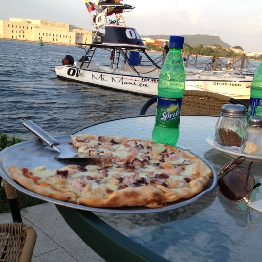 7/23/2012 tarihinde Ana Milena G.ziyaretçi tarafından Pizzeria Aguanile'de çekilen fotoğraf