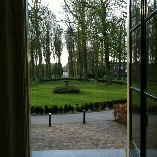 4/12/2012 tarihinde Wendy V.ziyaretçi tarafından Kasteel Oud Poelgeest'de çekilen fotoğraf