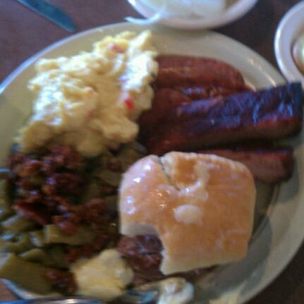 Photo taken at Dickey&#39;s Barbecue Pit by Larry D. on 4/22/2012