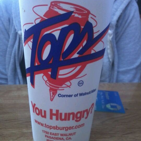 3/12/2012 tarihinde martin m.ziyaretçi tarafından Tops Burger'de çekilen fotoğraf