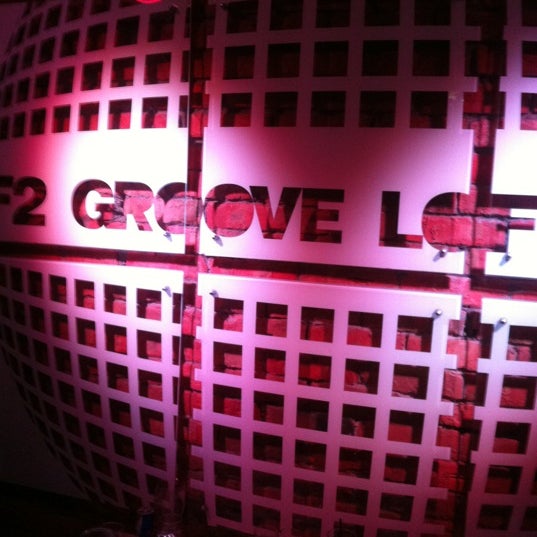 Foto tirada no(a) F2 Groove Loft Bar por Хазар О. em 5/18/2012