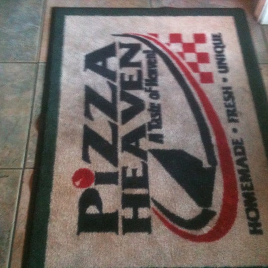 รูปภาพถ่ายที่ Pizza Heaven Bistro โดย Pepe C. เมื่อ 6/23/2012