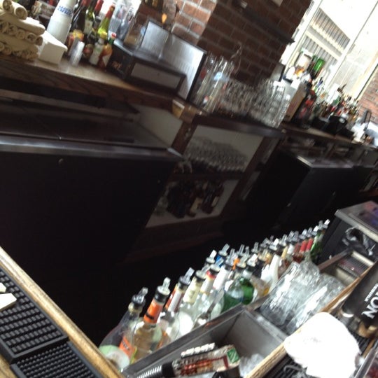 2/10/2012にMike M.がHudson Station Bar &amp; Grillで撮った写真