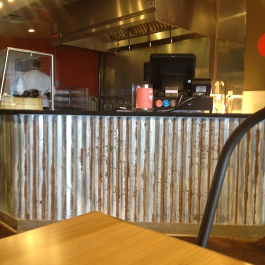 8/10/2012 tarihinde Guy T.ziyaretçi tarafından Seven Hens Chicken Schnitzel Eatery'de çekilen fotoğraf