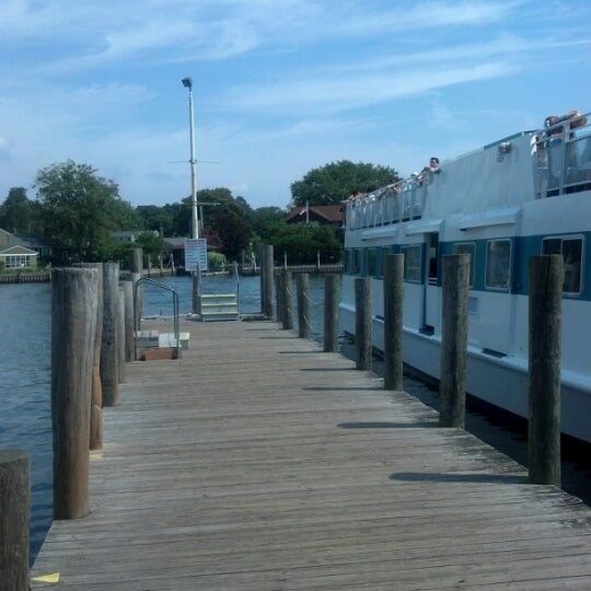 Das Foto wurde bei Fire Island Ferries - Main Terminal von Joshua N. am 8/25/2012 aufgenommen