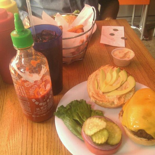 Photo taken at 67 Burger by Munira A. on 3/29/2012