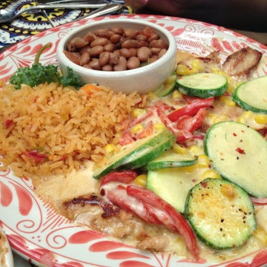 Foto diambil di Abuelo&#39;s Mexican Restaurant oleh Matthew E. pada 6/22/2012