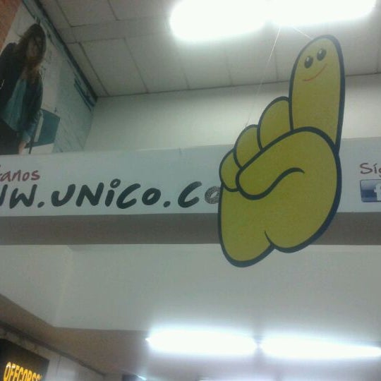 รูปภาพถ่ายที่ Único Centro Comercial Outlet โดย juankmilo q. เมื่อ 3/10/2012