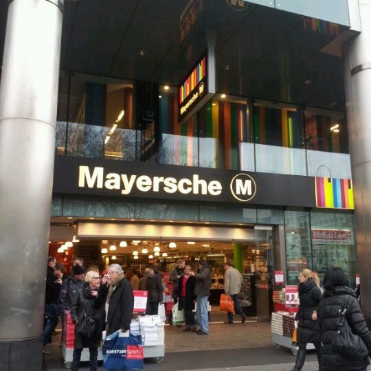 รูปภาพถ่ายที่ Mayersche Buchhandlung โดย Daniela เมื่อ 3/3/2012