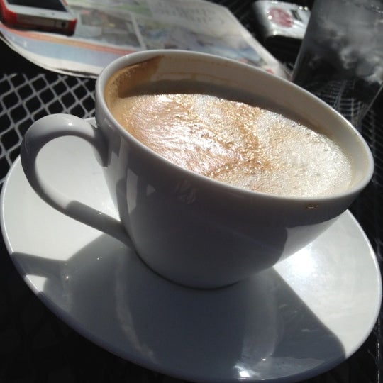 6/2/2012 tarihinde Karen G.ziyaretçi tarafından Buchi Cafe Cubano'de çekilen fotoğraf
