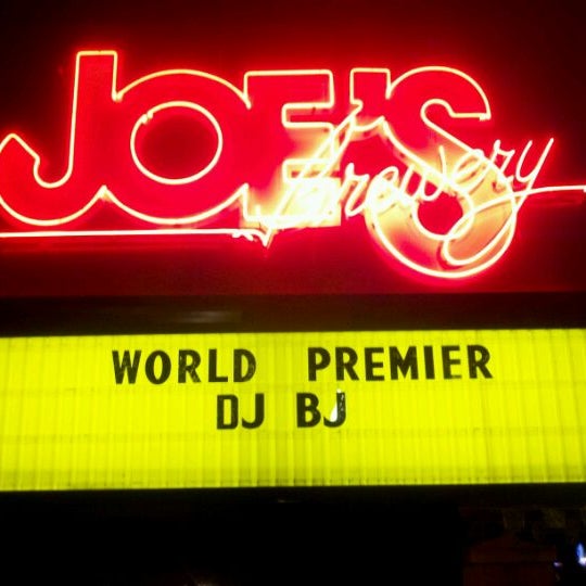 Photo taken at Joe&#39;s Brewery by Steven R. on 10/27/2011