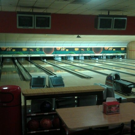Photo taken at Bowl 360 Astoria by Andy D. on 6/29/2012