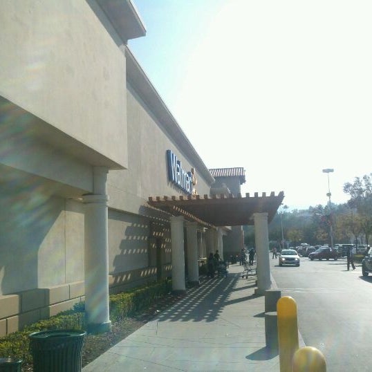 Walmart Stevenson Ranch'da Hipermarket