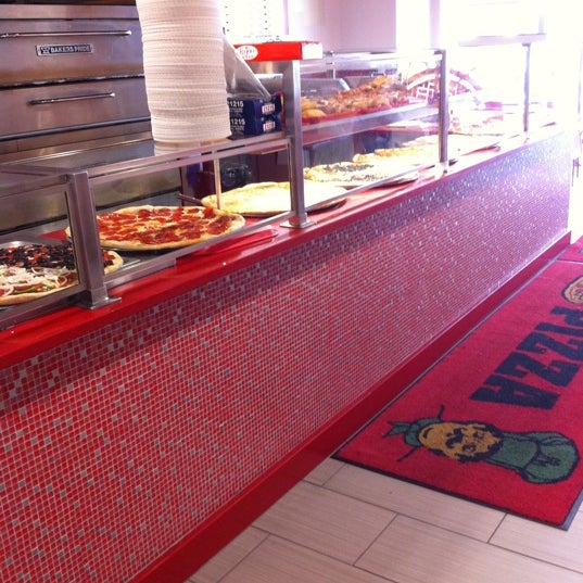 7/30/2011にReggie S.がFamous Amadeus Pizzaで撮った写真