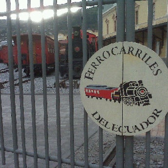 รูปภาพถ่ายที่ Estación de Tren Chimbacalle โดย 7 Maravillas D. เมื่อ 6/26/2011