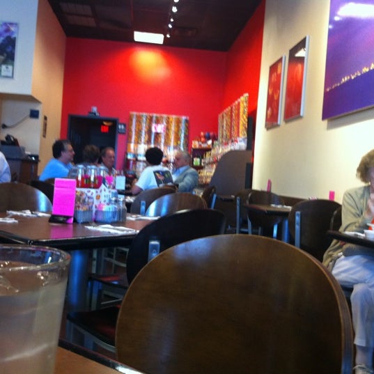 6/19/2012 tarihinde Alex L.ziyaretçi tarafından Neuhaus Cafe'de çekilen fotoğraf
