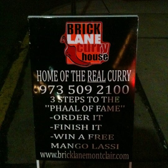 Foto tirada no(a) Brick Lane Curry House por Adrien R. em 2/18/2012