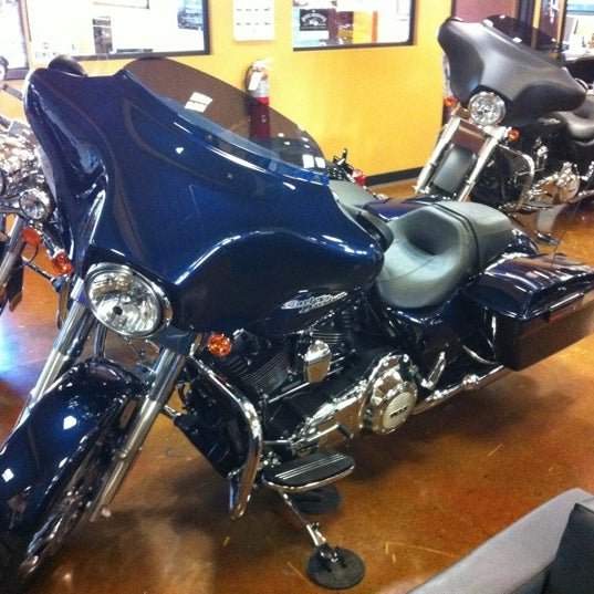 รูปภาพถ่ายที่ Bergen County Harley-Davidson โดย Amy L. เมื่อ 12/31/2011