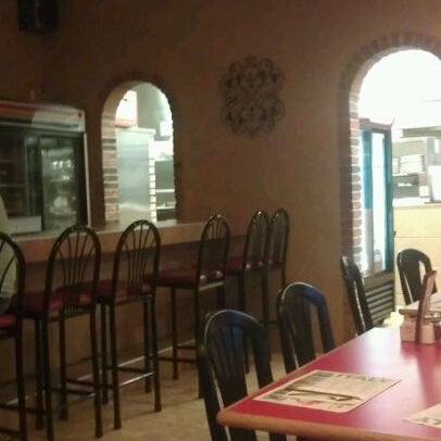 Das Foto wurde bei Mazzella&#39;s Italian Restaurant von Michael S. am 9/4/2011 aufgenommen
