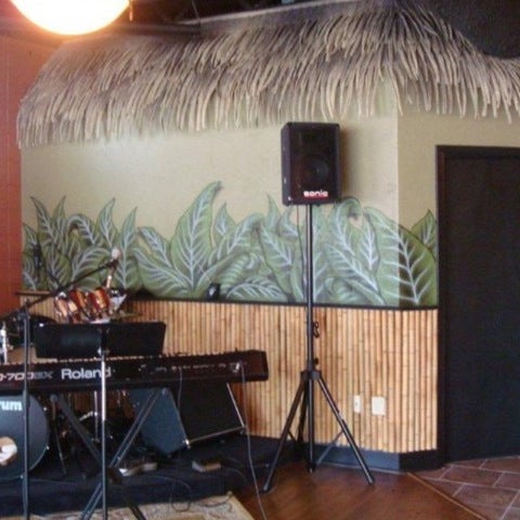 Das Foto wurde bei Havana Lounge and Cigar von Leah B. am 3/29/2011 aufgenommen