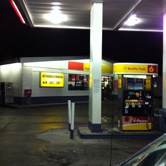 Shell Fuel Station in Grand Rapids