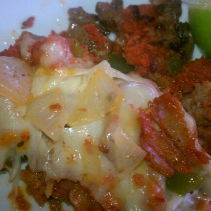 Foto tirada no(a) Tacos Chapultepec por Alejandro R. em 7/20/2012