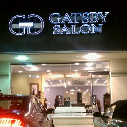Photo taken at Gatsby Salon by Ruth H. on 2/3/2012