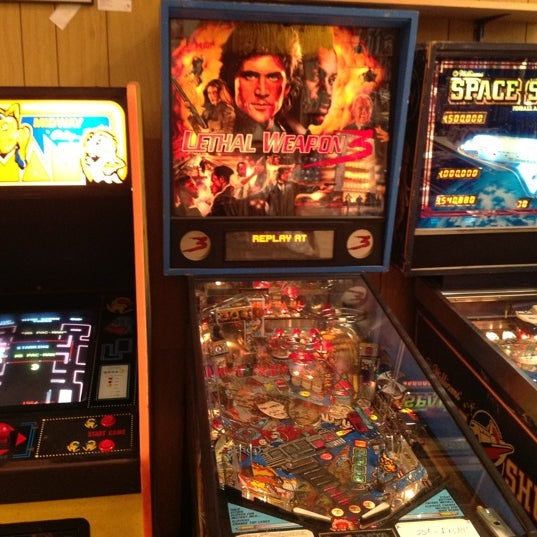 7/6/2012 tarihinde Jason M.ziyaretçi tarafından Yestercades Arcade'de çekilen fotoğraf