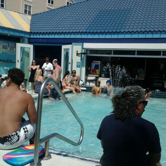 3/31/2012にSheri M.がThe Float Pool And Patio Barで撮った写真