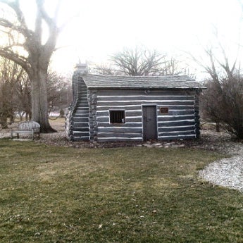 Photos At Lincoln S Log Cabin Other Great Outdoors