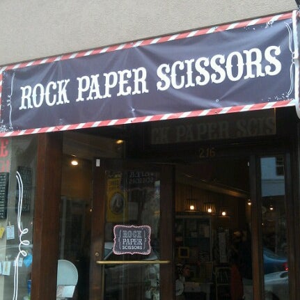 รูปภาพถ่ายที่ Rock Paper Scissors โดย Bobby M. เมื่อ 8/11/2012