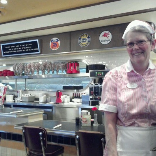 Photo taken at Ruby&#39;s Diner by Michelle M. on 10/22/2011