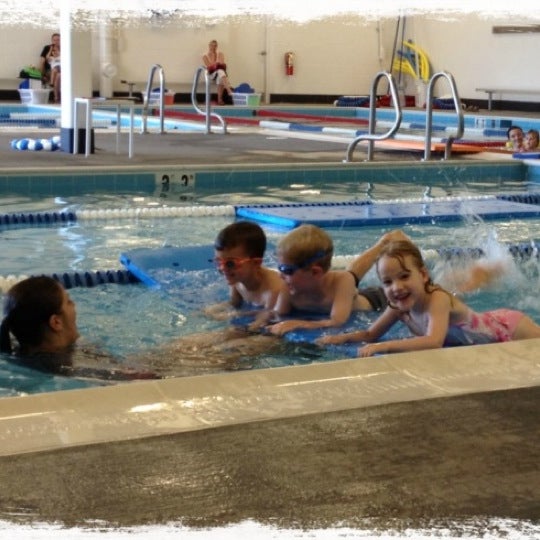 Foto tomada en Tom Dolan Swim School  por Anthony W. el 6/10/2012
