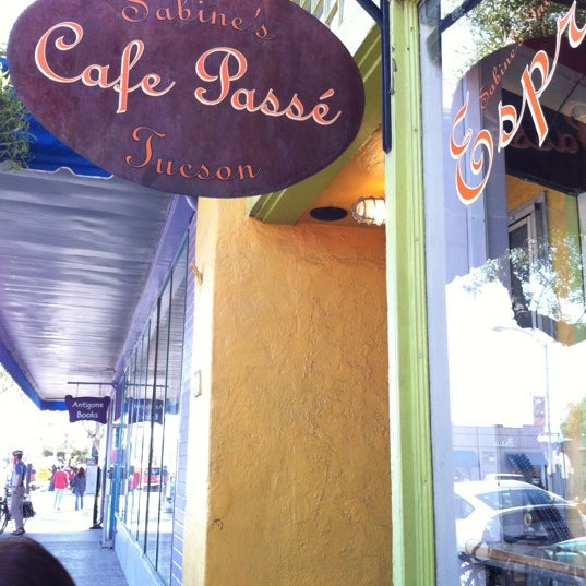 2/20/2012にLeigh S.がCafe Passeで撮った写真