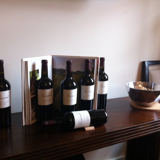 1/29/2011にTim L.がGirard Winery Tasting Roomで撮った写真