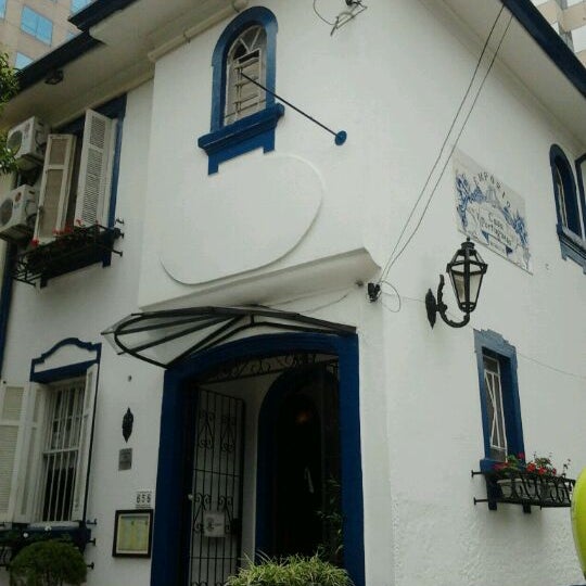 Foto diambil di Casa Portuguesa oleh Renato R. pada 12/4/2011