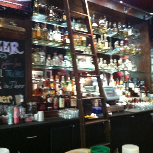 5/28/2012にJames S.がBarrio Tequila Barで撮った写真