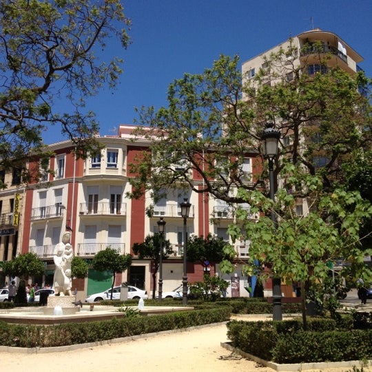 Plaza de la Victoria (Jardín de los Monos) - La Victoria - Plaza de Victoria