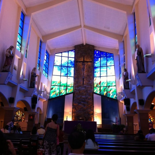 Снимок сделан в Catholic Church of St. Francis Xavier пользователем Hian G. 11/27/2011