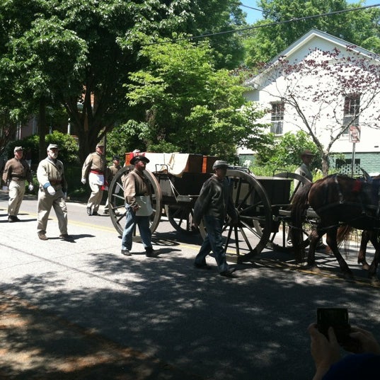 Photo taken at Historic Oakwood by Rex M. on 4/14/2012