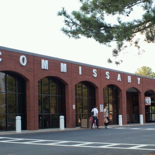 Fort Lee Commissary - Grocery Store