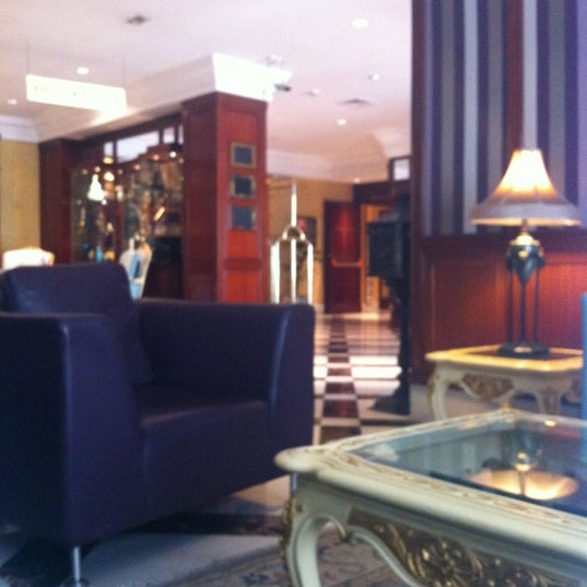 Foto diambil di Sercotel Gran Hotel Conde Duque oleh Mika K. pada 9/12/2012