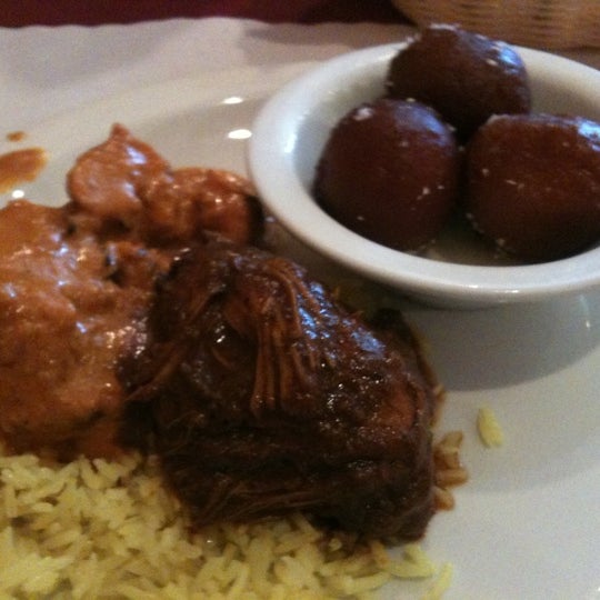 Photo taken at Darbar Indian Cuisine by Ron G. on 6/1/2011